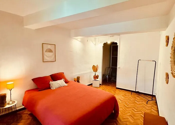 Сasa de vacaciones Grande Maison De Charme Pres De Carcassonne Avec Terrasse Et Jardin Palaja